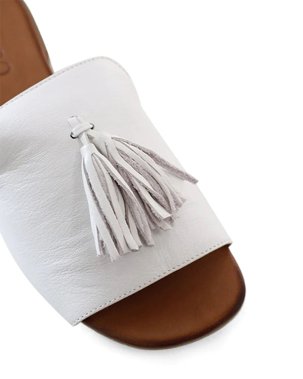 Bueno Adielia Flat Sandals - White Last Pair