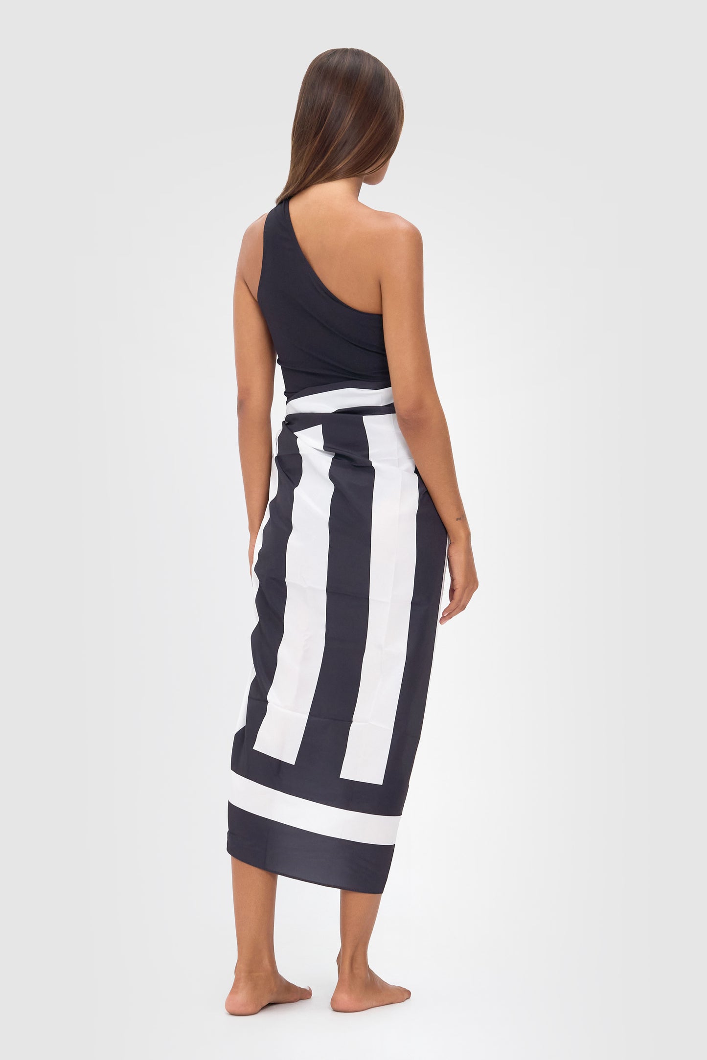 Ellery and Moss X Contessa Volpi and White Sarong