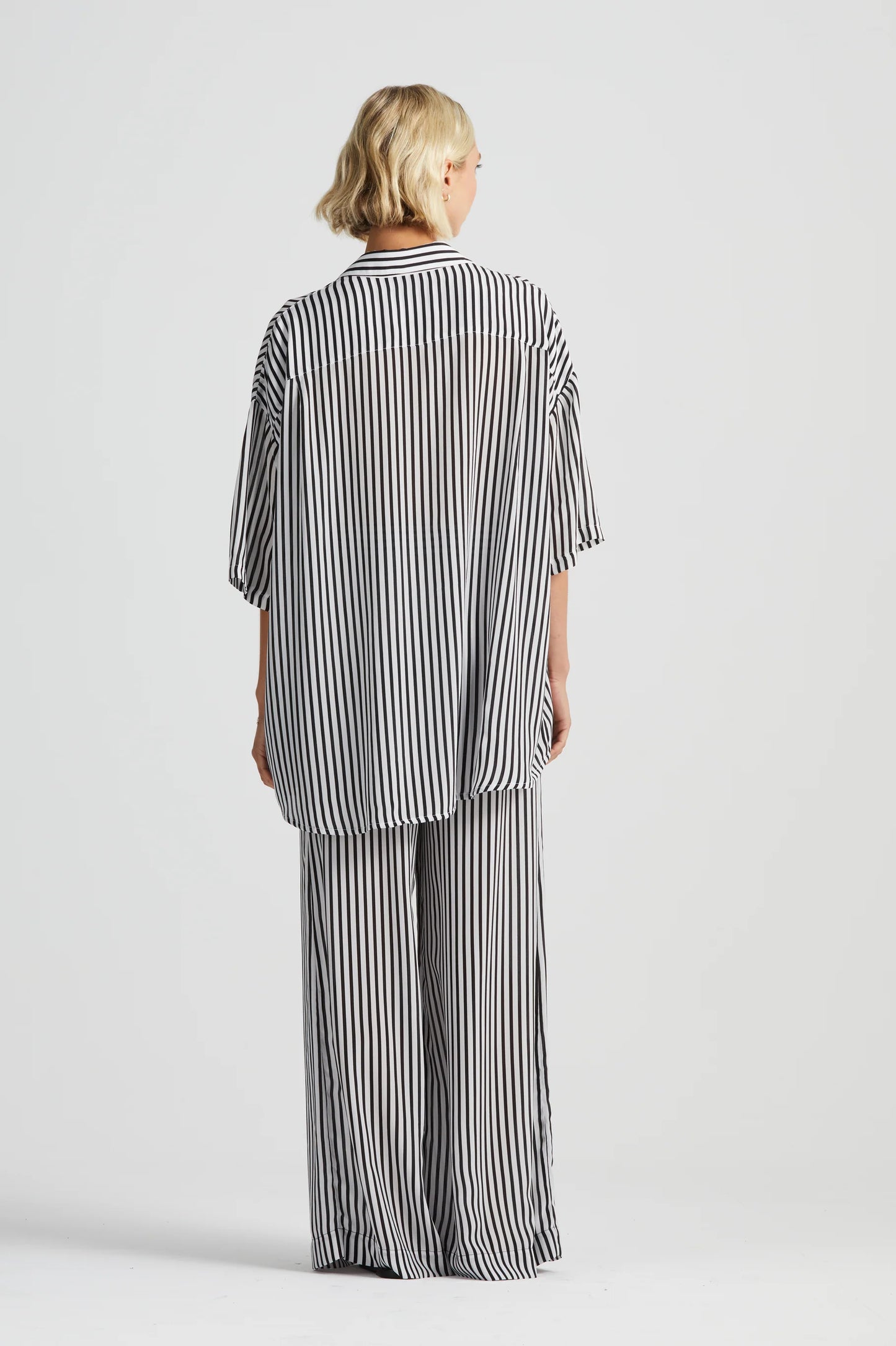 The One Six Relaxed Short Sleeve Shirt BW Stripe