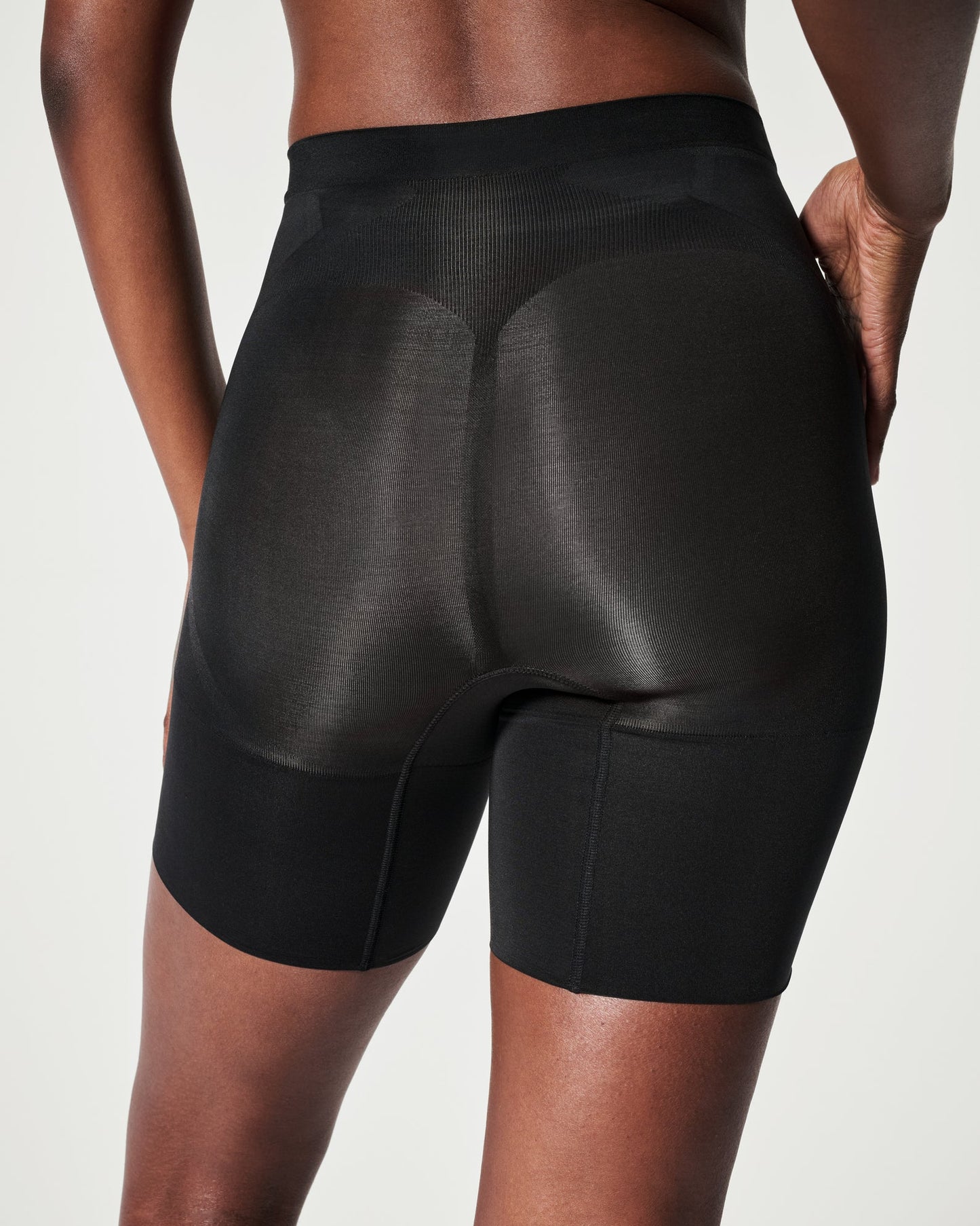 Spanx OnCore Mid-Thigh Short - Very Black - SS6615