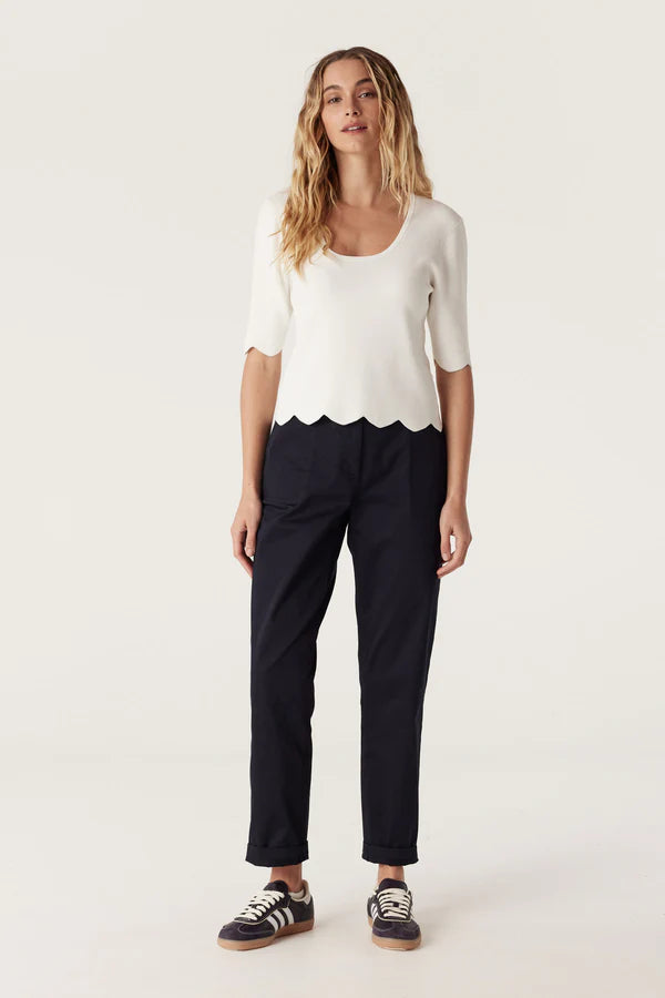 Cable Crepe Scallop Top - White