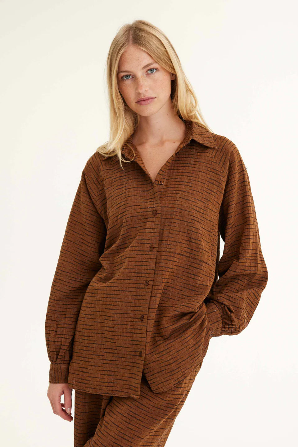 Summery Copenhagen Bonnie Shirt, Almond